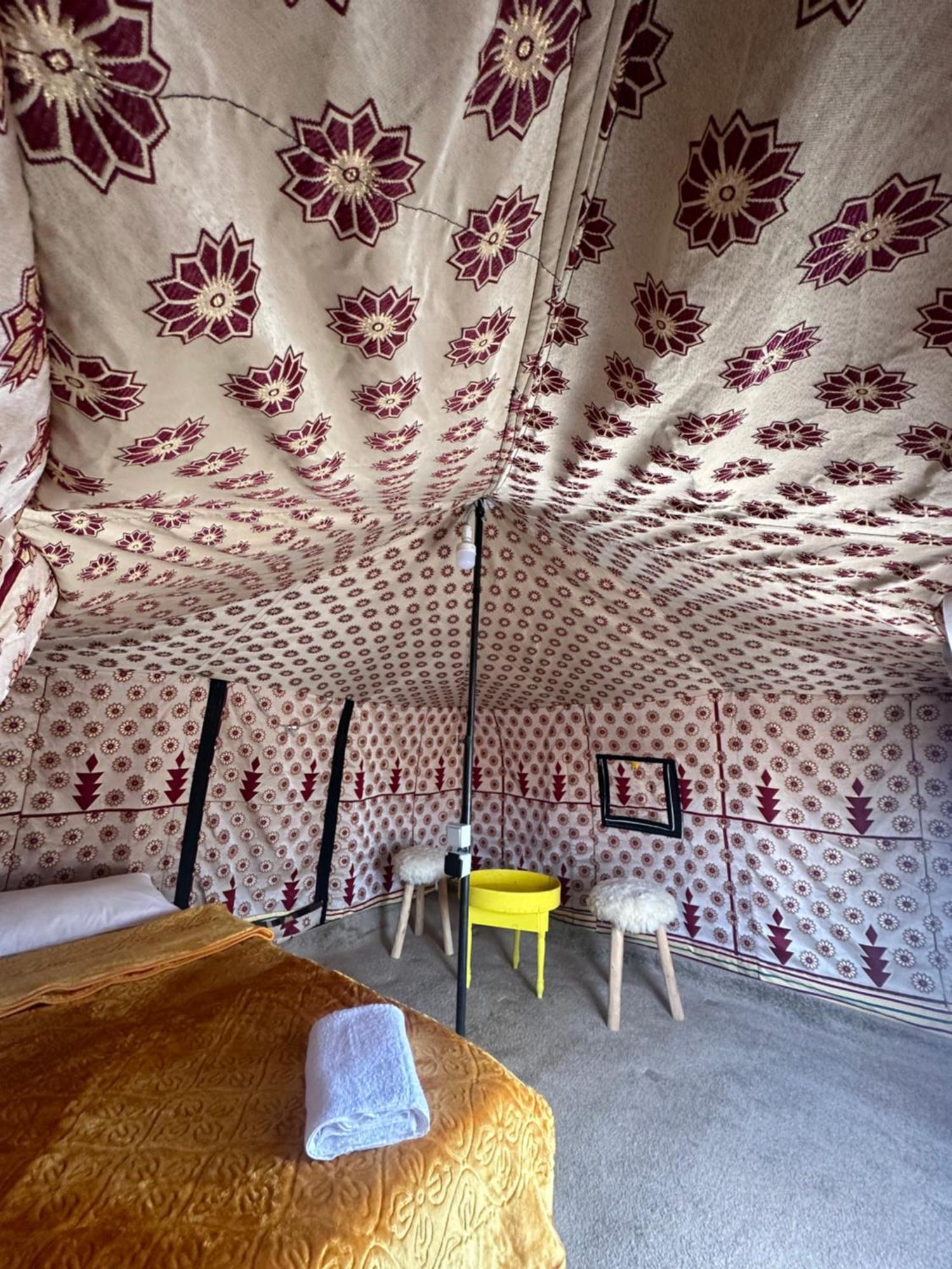 Desert Sands Hotel *